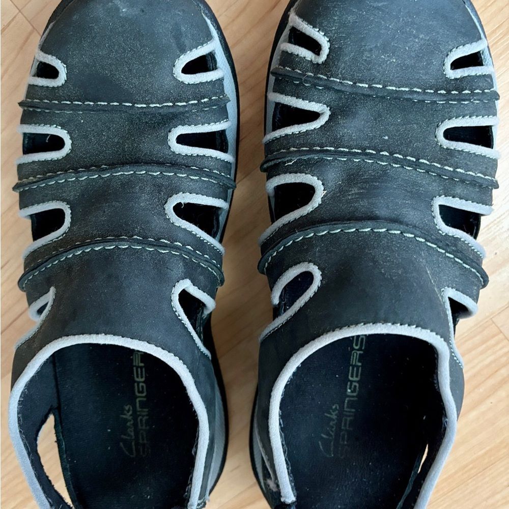 Clarks Kids Gray Closed-Toe Sandals with Light Trim